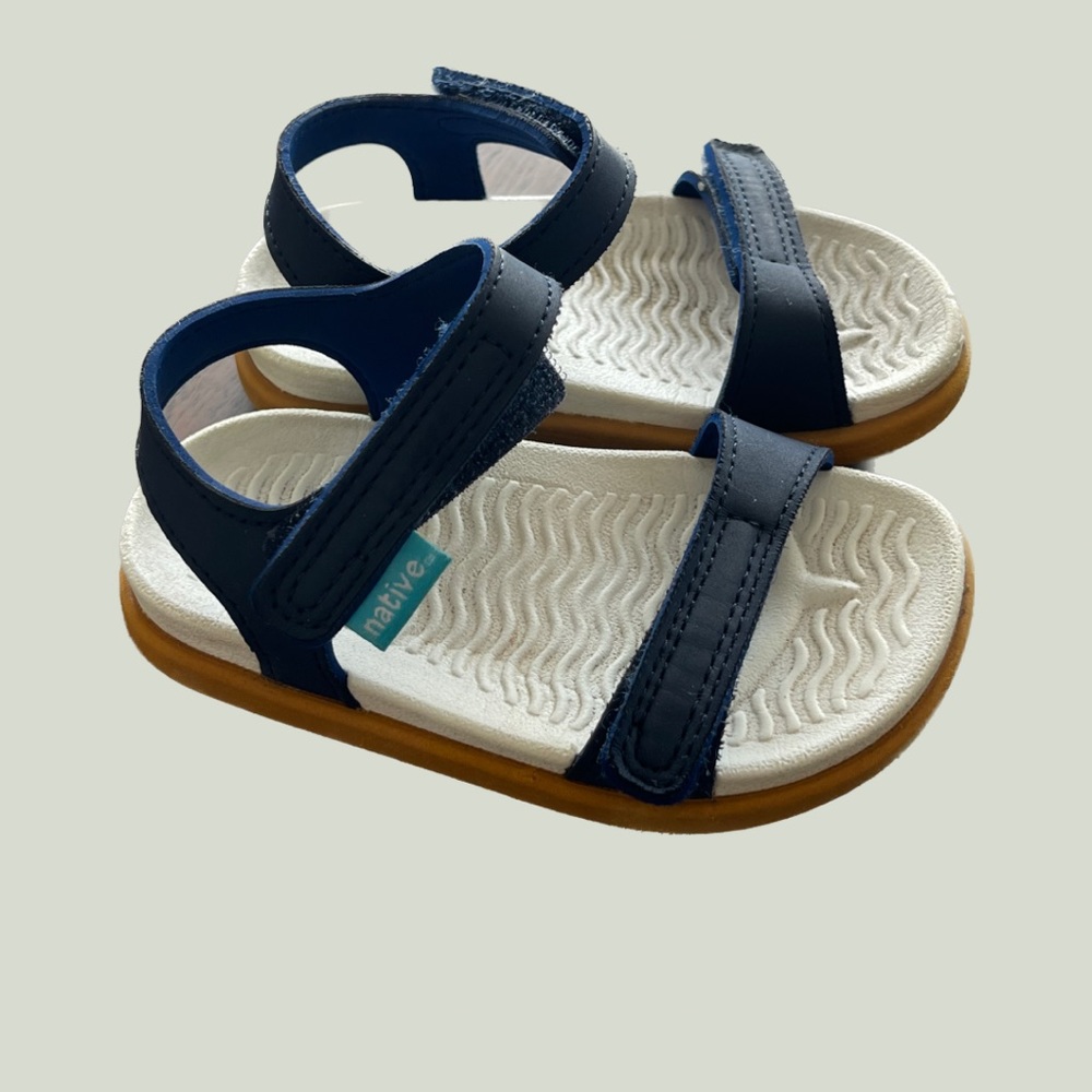 Native Sandals size 6